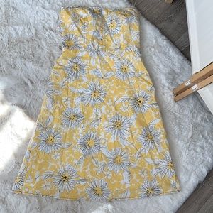 Pretty summer Daisy pattern strapless dress, white/yellow RW & Co., size 8